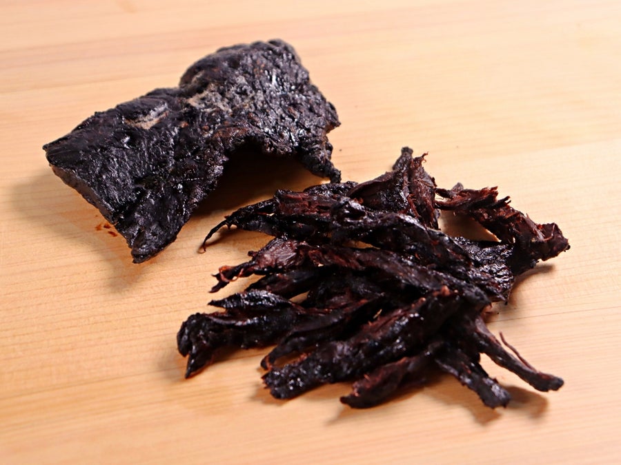 房総の常識！半生ジャーキーのような伝統くじら食