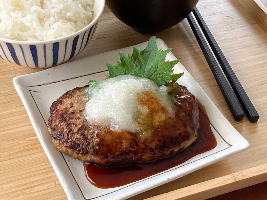 やわらかく、溢れる肉汁が魅力的なハンバーグ