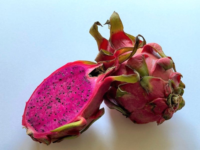 ビビッドカラーの南国フルーツ