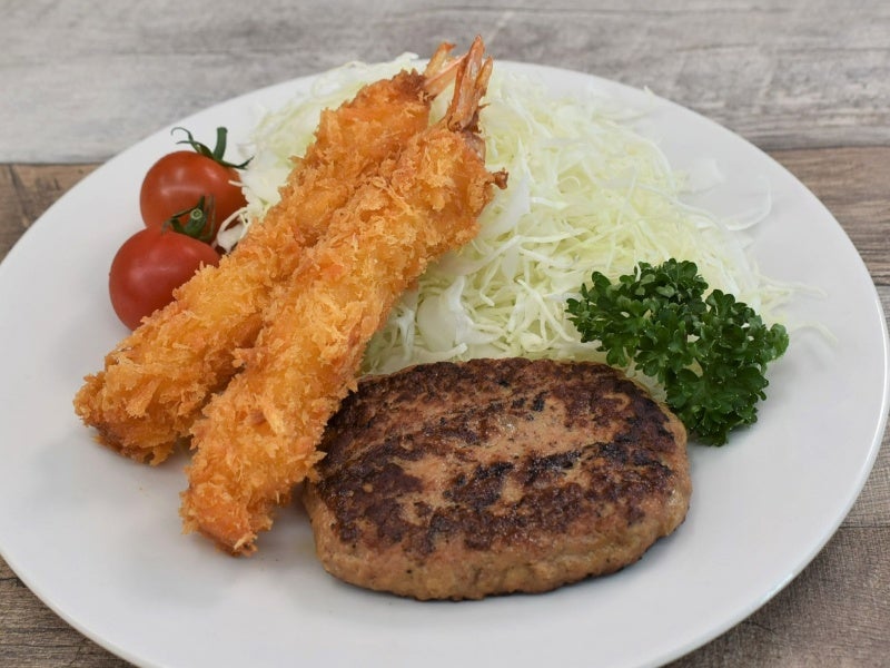 やわらかく、溢れる肉汁が魅力的なハンバーグ