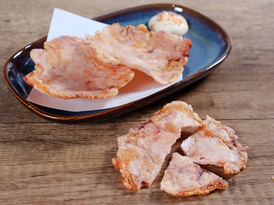 きゅ~っとプレス焼成した「いかぺったんせんべい」です。