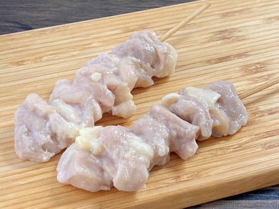 中国産鶏もも・1本約40g×50本入・15cm串・柔らか加工・スチーム加熱済み