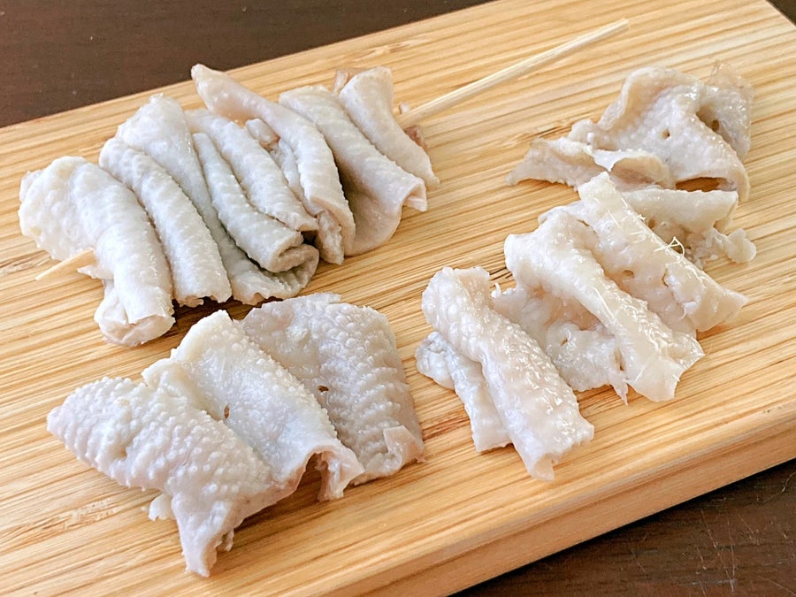 カリッと焼きあがった皮の食感が好きな方に。1本約30g×50本入・15cm串