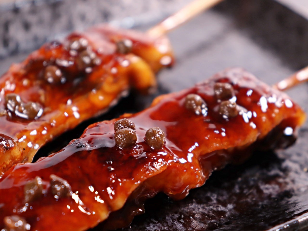 甘い蒲焼たれが引き締まる