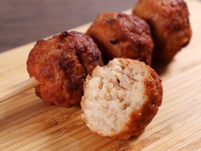 レンジで軟骨入り大きめ鶏つくね棒 4本