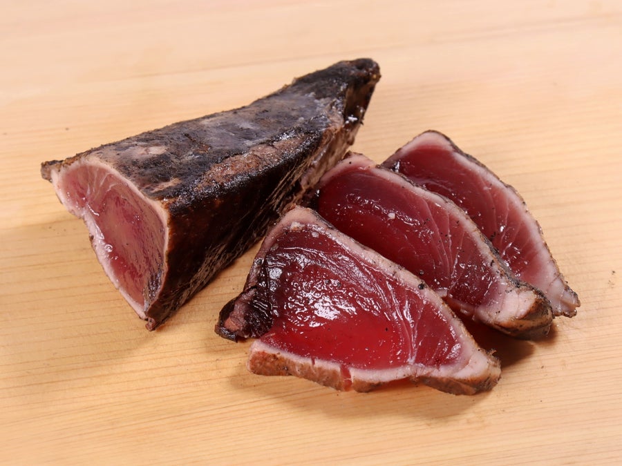2個入りでタレ付き。こまめな使用に便利な少量パックの藁焼きかつおたたき