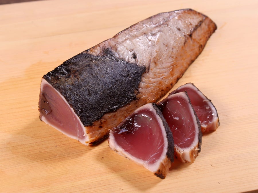 定数10本入り。1本約140gで揃っていて使い切りやすいかつおたたき（PS・1.8上）