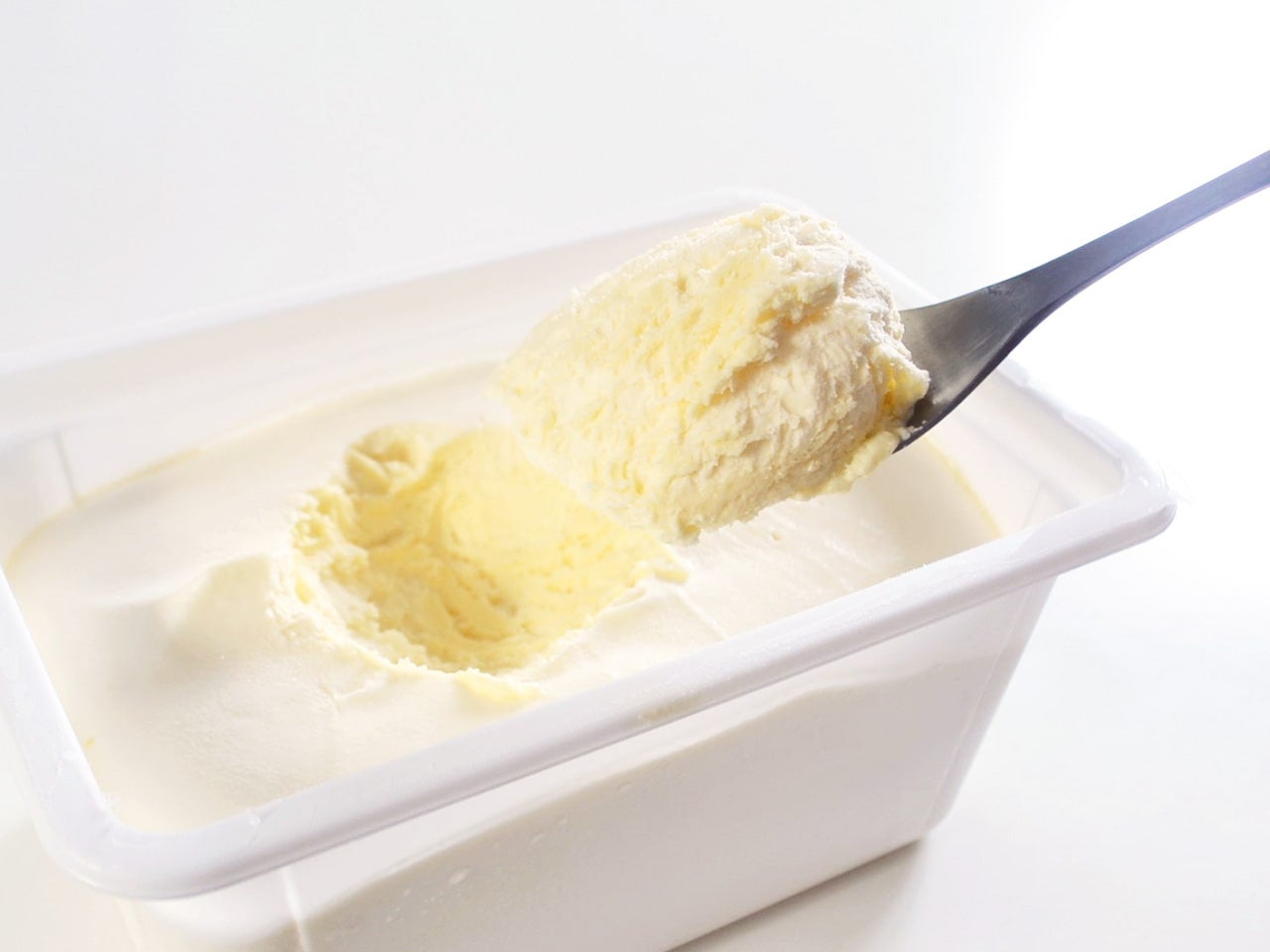 凍ったままでもおいしい 濃厚ムース 800ml