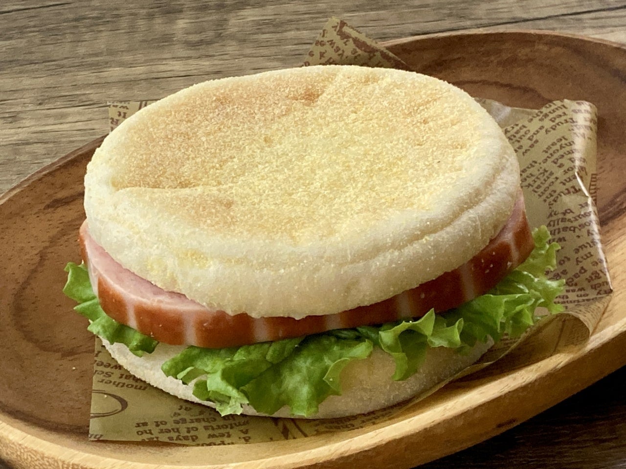 厚切りソーセージマフィン