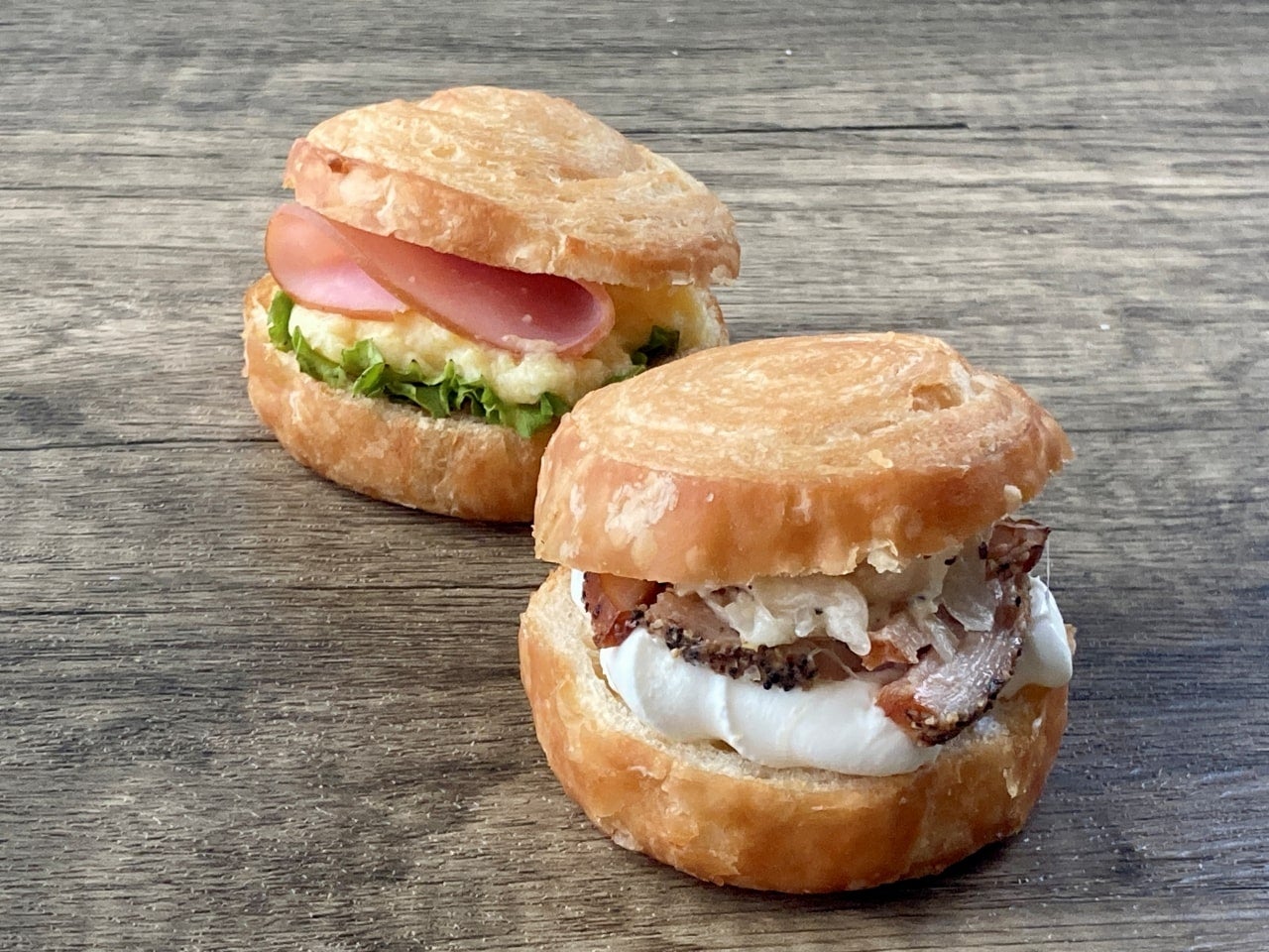 チキンパストラミとクリームチーズ / ハムとスクランブルエッグ