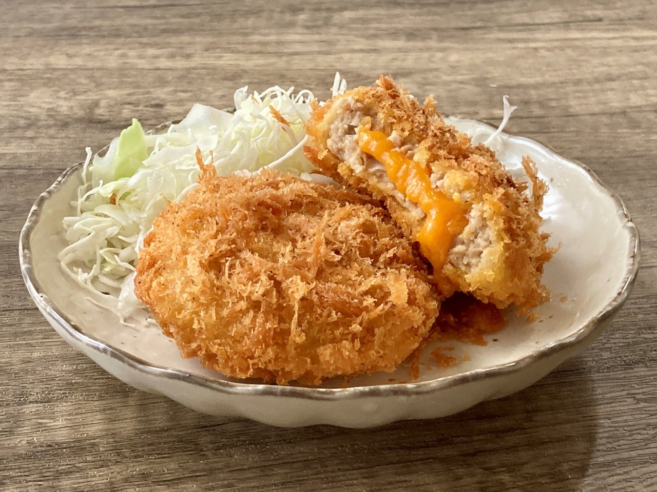 月見メンチカツ定食