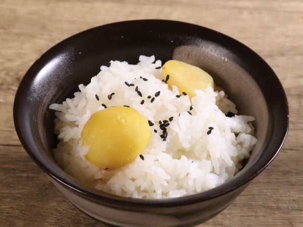 秋の味わい　栗ごはん