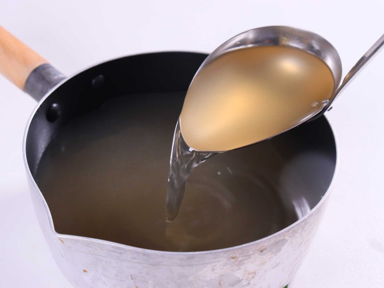 ホルモン・モツ塩鍋の素〈水牛食品〉 1148g