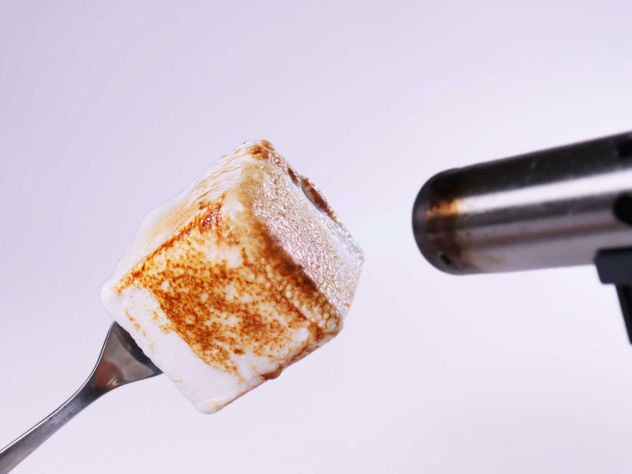 バーナーで炙る