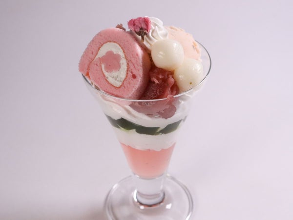 桜と抹茶のパフェ