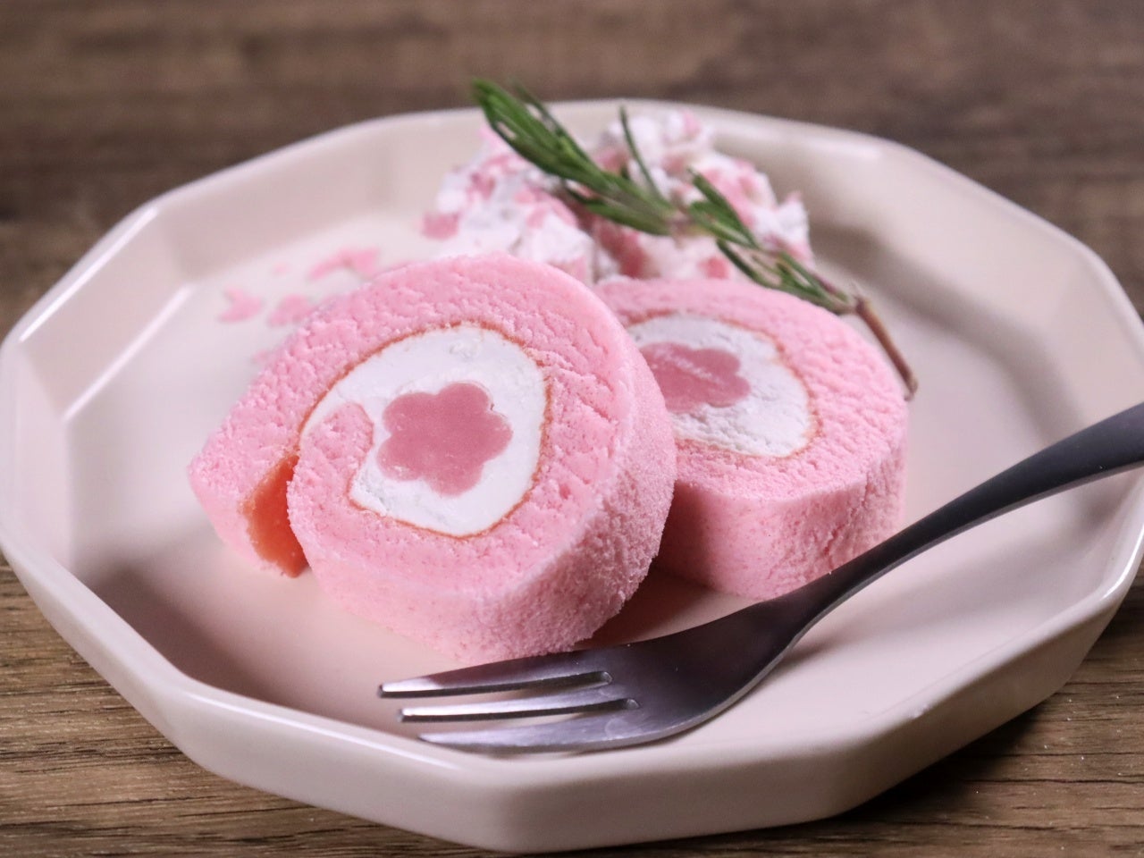 ロールケーキ（カット）桜 1本