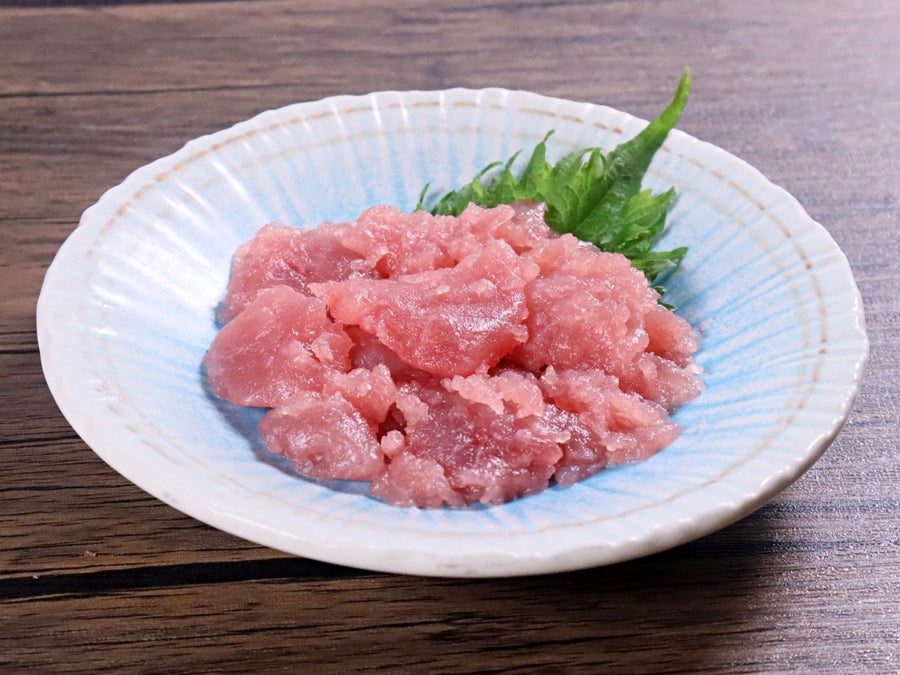 すぐ解凍できてすぐに使える少量パックのまぐろすきみ。