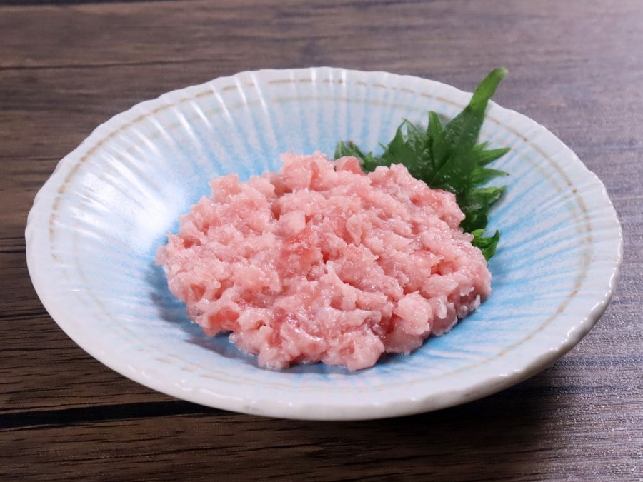 すぐ解凍できてすぐに使える少量50gパックのまぐろたたき