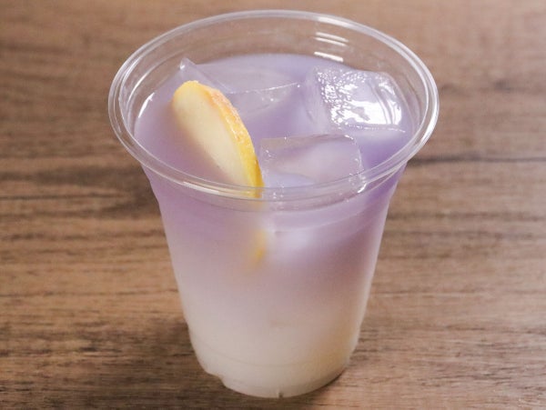炭酸で割るだけ簡単アレンジ！「パープル・カルピスソーダ」