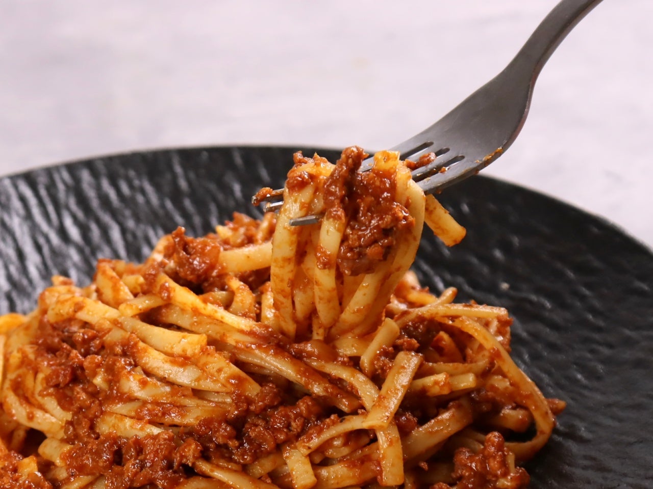 業務用 スパゲティ・粗挽き肉のボロネーゼ〈オーマイ〉 1食 冷凍｜業務
