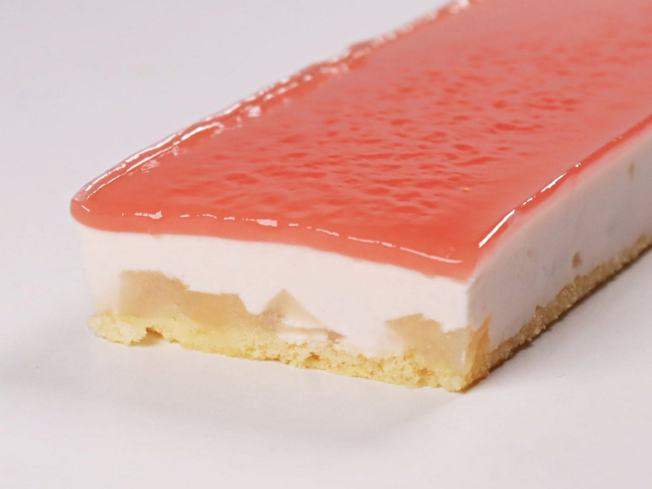 業務用 フリーカットケーキ 白桃ムース 1本 冷凍｜業務用食品・食材や