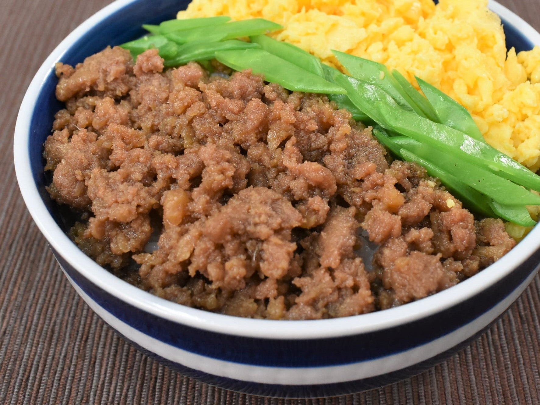 業務用 【みつせ鶏】鶏そぼろ 300g 冷凍｜業務用食品・食材や冷凍食品