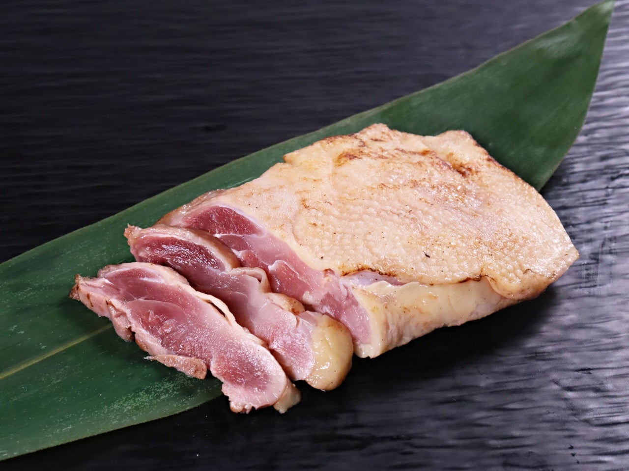 親鶏ももたたき（皮付き）（大） 1枚