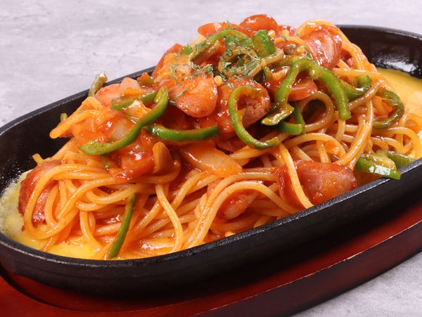 熱々鉄板!ふんわり玉子の王道ナポリタン