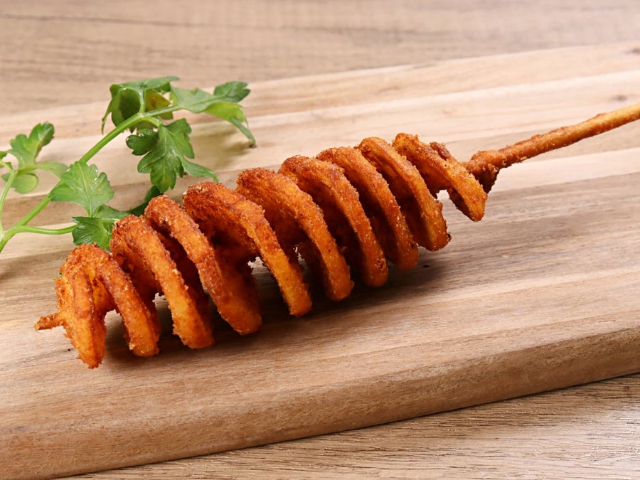 らせん状のカットが楽しいフライドポテト串