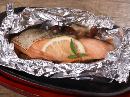 焼鮭で簡単♪ 鮭ときのこの和風ホイル蒸し