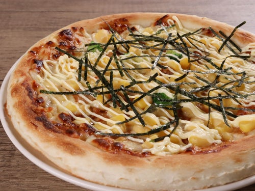 照り焼きチキンのマヨコーンピザ