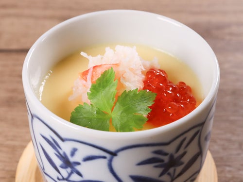 簡単にできちゃう！ カニと紅鮭いくらの贅沢茶碗蒸し